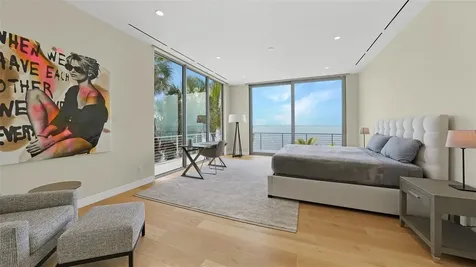 4123 Bay Shore Road Sarasota FL 34234