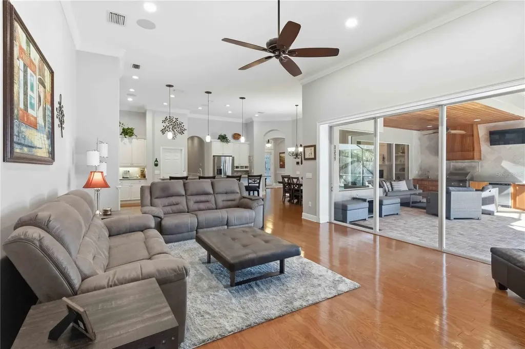15108 Kestrelglen Way Lithia FL 33547