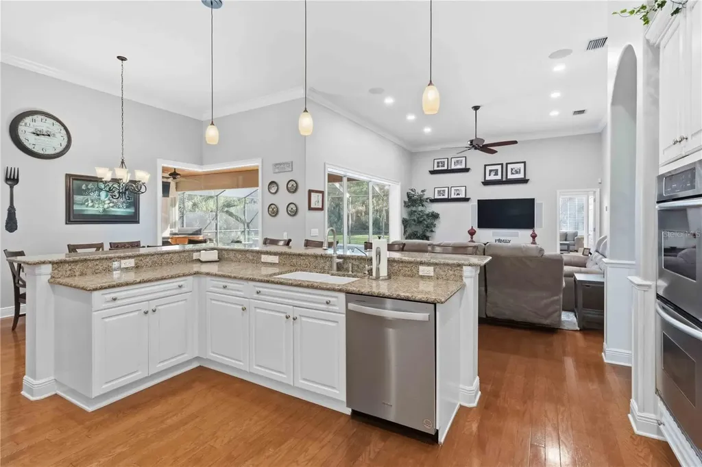 15108 Kestrelglen Way Lithia FL 33547