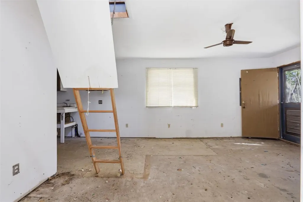 4095 Pioneer Way New Smyrna Beach FL 32168