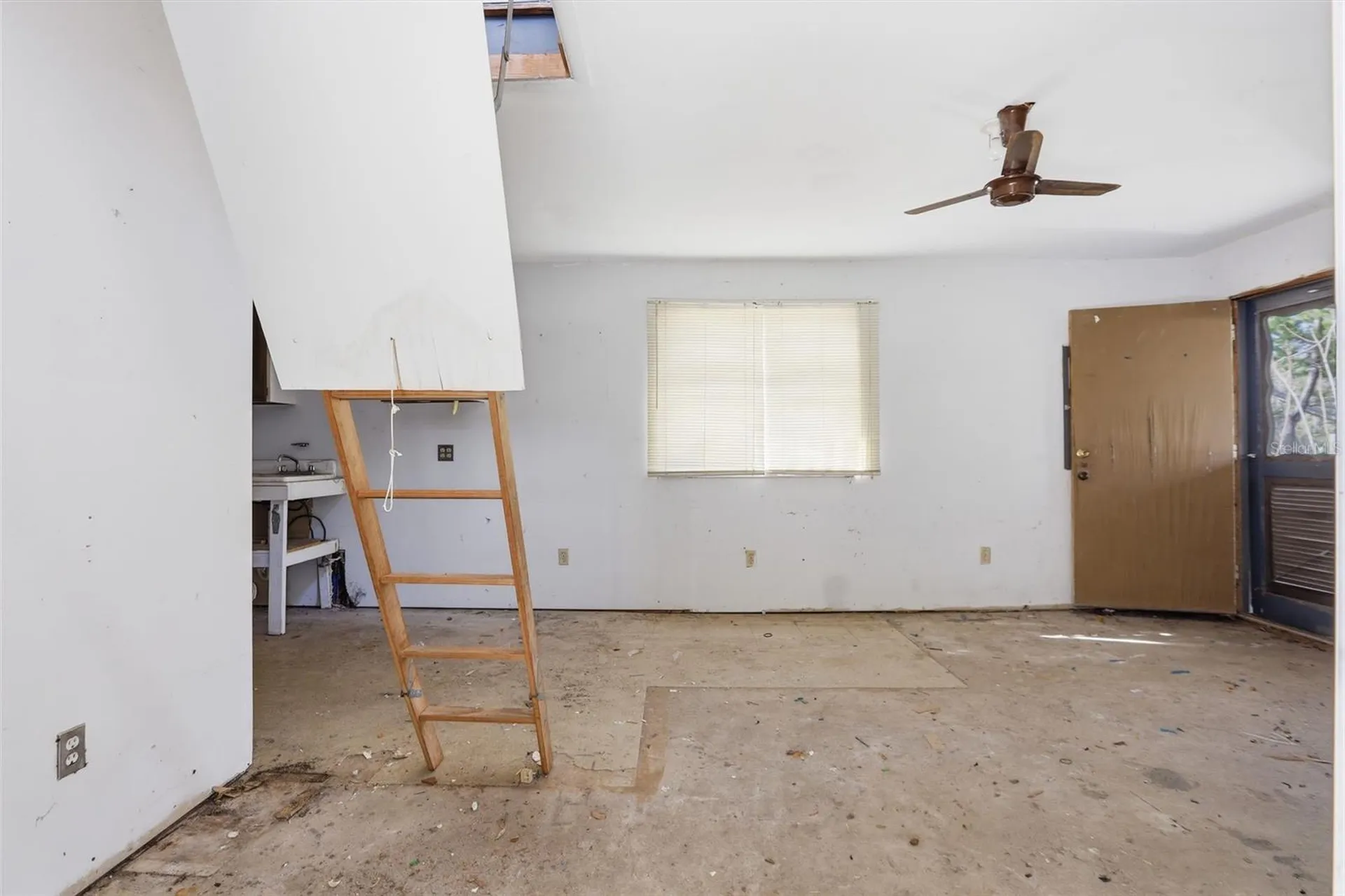 4095 Pioneer Way New Smyrna Beach FL 32168