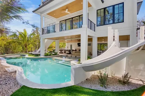 6548 Sabal Drive Sarasota FL 34242