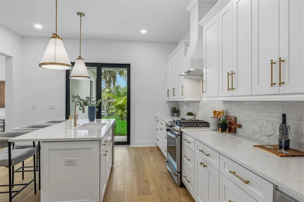 3010 S Esperanza Avenue Tampa FL 33629