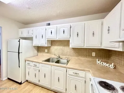 2711 N Halifax Avenue Daytona Beach FL 32118