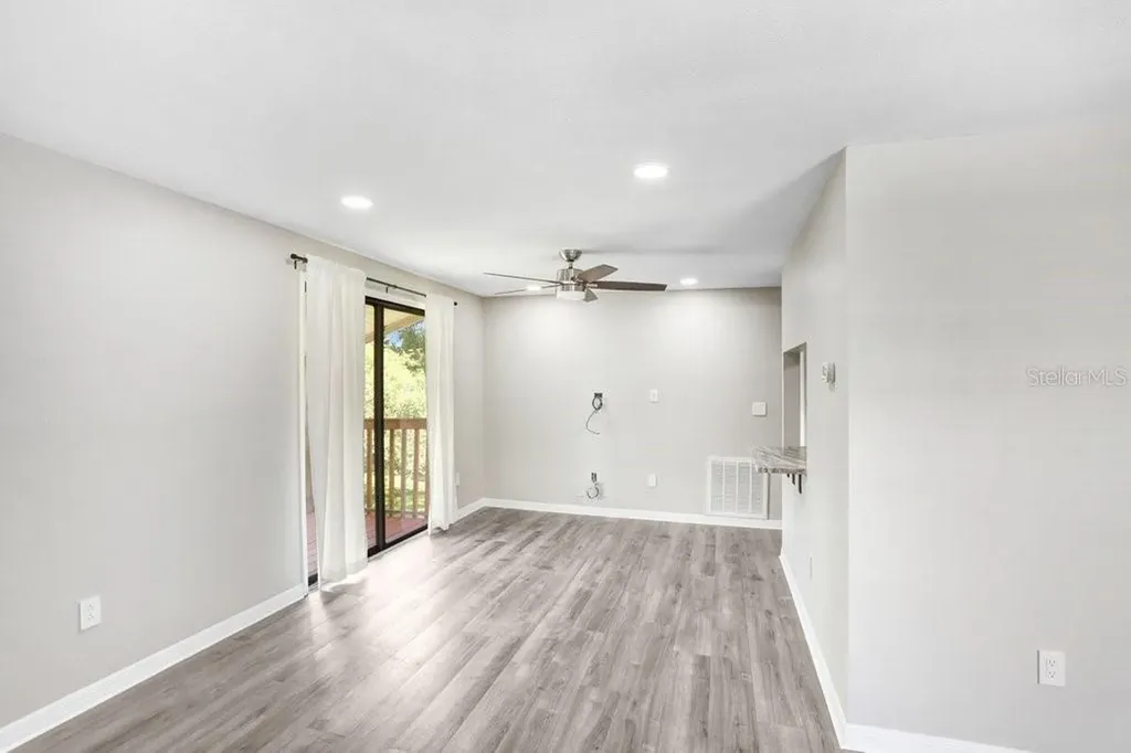 137 Hunter Lake Drive Oldsmar FL 34677