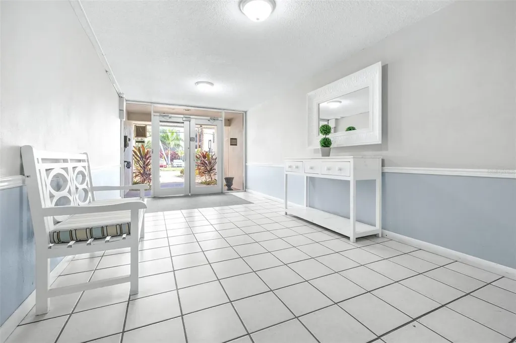 4606 W Gray Street Tampa FL 33609