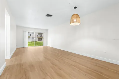 4606 W Gray Street Tampa FL 33609