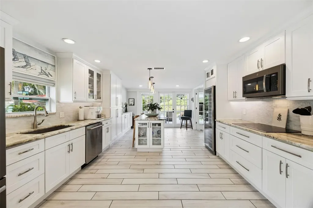 2100 Mae Street Orlando FL 32806