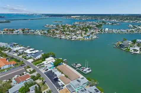 2307 Bay Boulevard Indian Rocks Beach FL 33785
