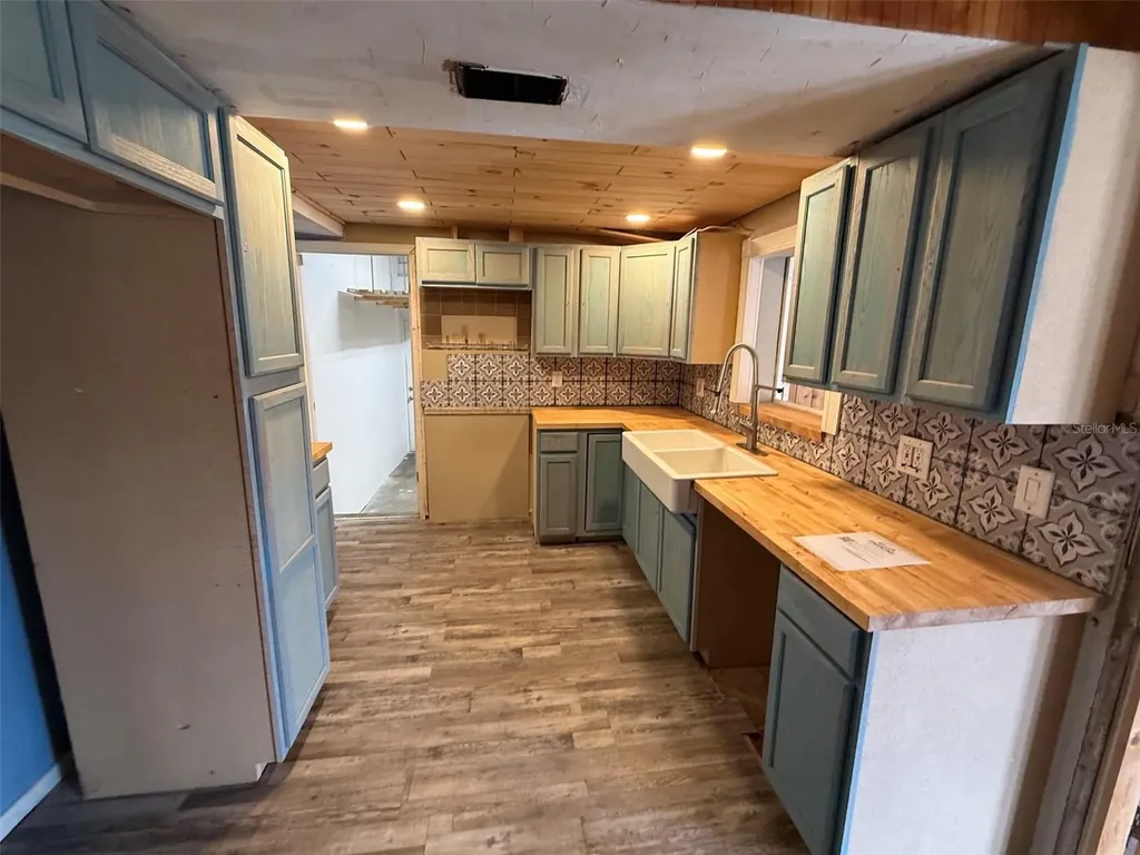 2213 Murdock Boulevard Orlando FL 32817