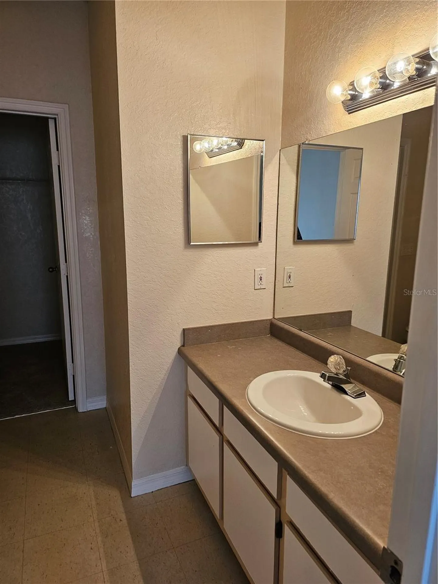 5979 Westgate Drive Orlando FL 32835