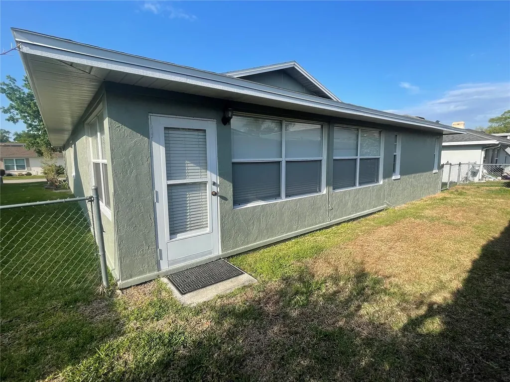 1454 Grand Cayman Circle Winter Haven FL 33884