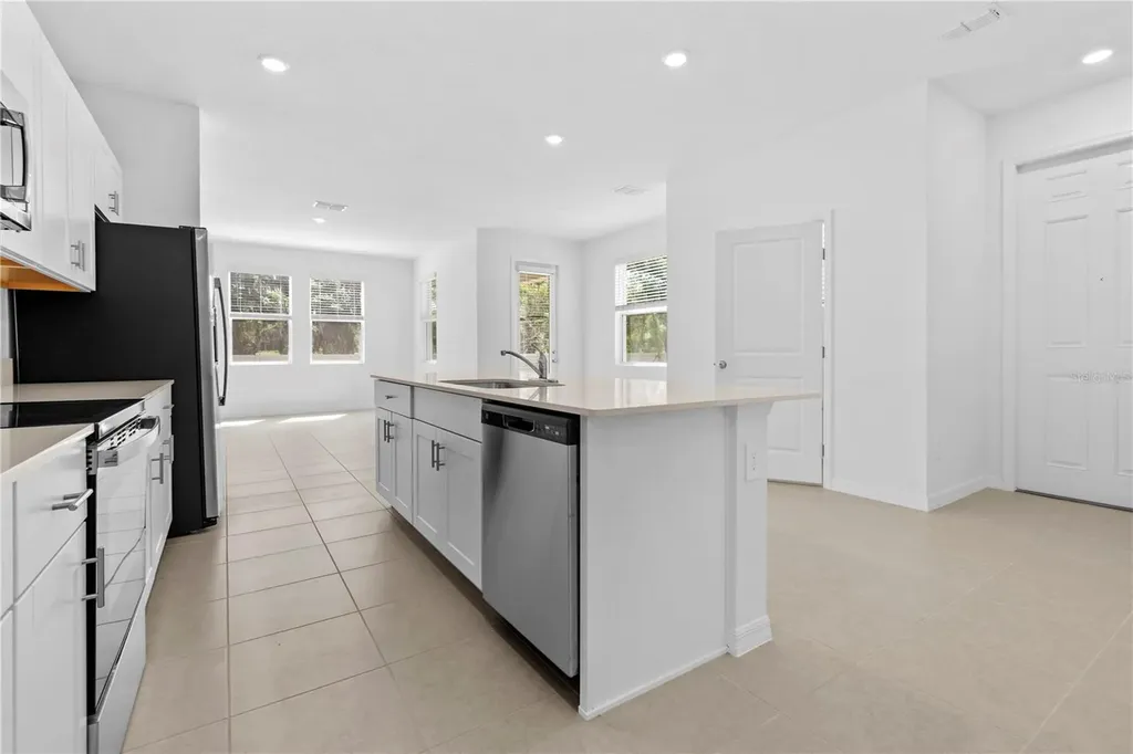 3396 Lapis Lake Drive Zephyrhills FL 33541