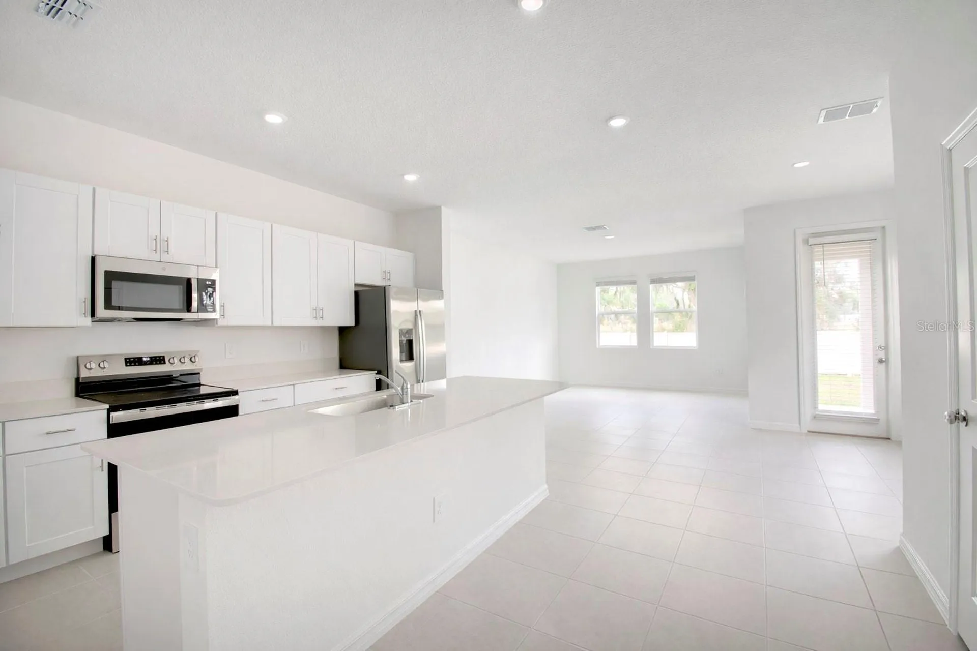 3396 Lapis Lake Drive Zephyrhills FL 33541