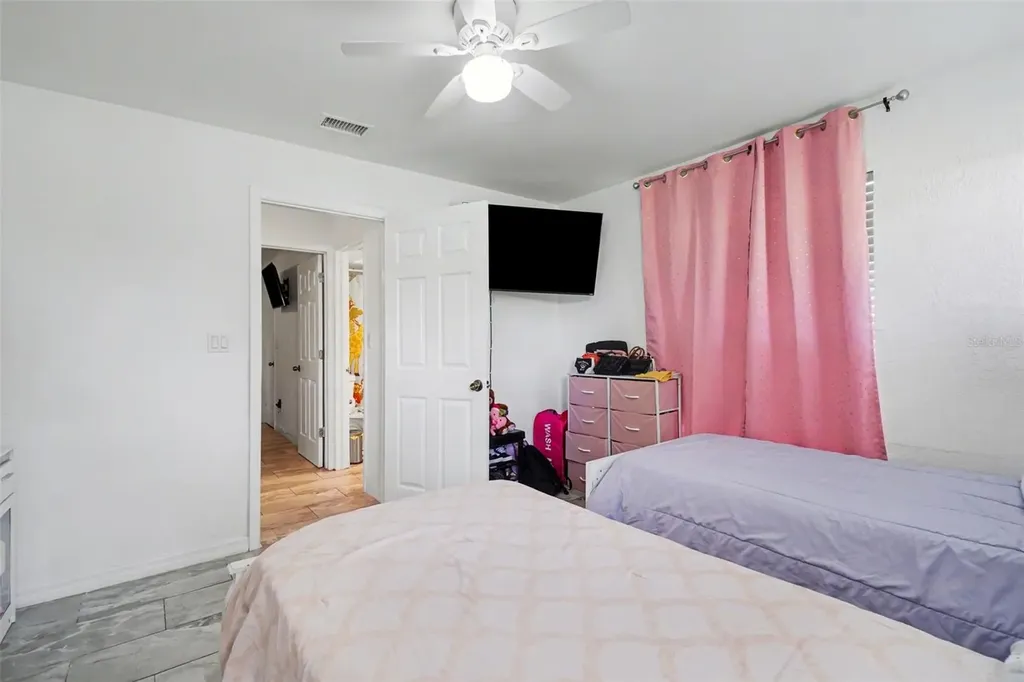 2208/2210 Iris Way Fort Myers FL 33905