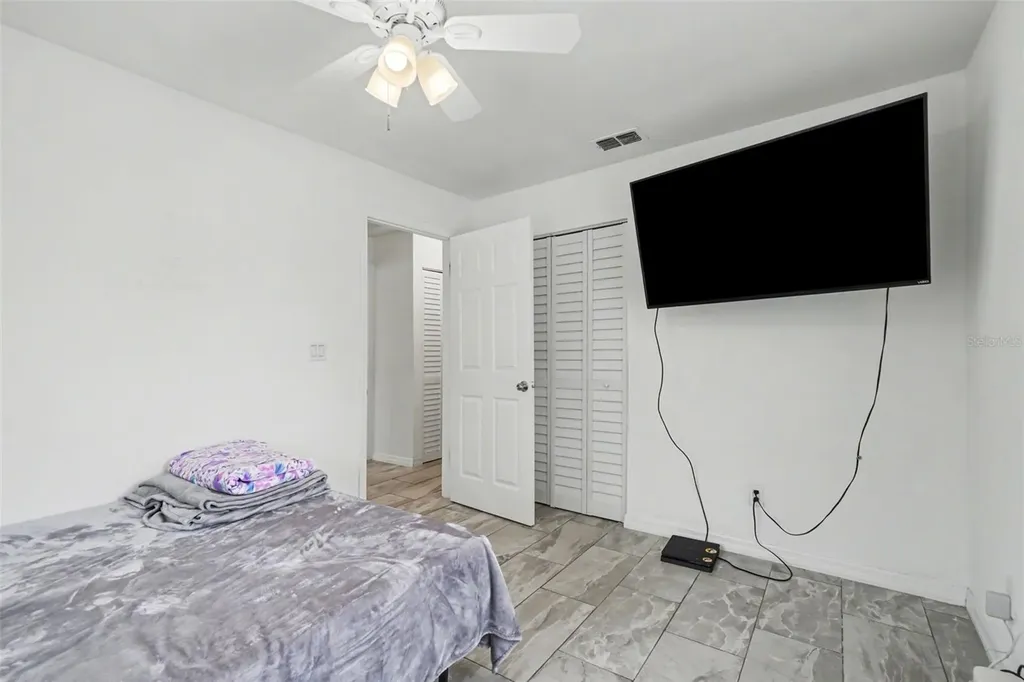 2208/2210 Iris Way Fort Myers FL 33905