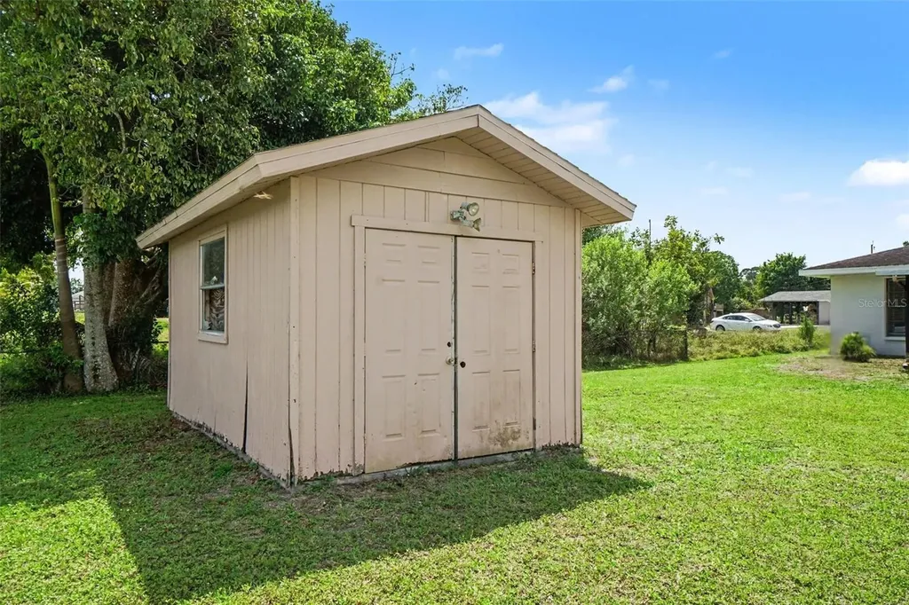 2208/2210 Iris Way Fort Myers FL 33905