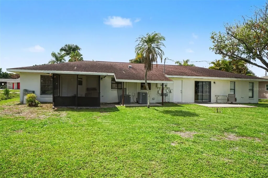 2208/2210 Iris Way Fort Myers FL 33905