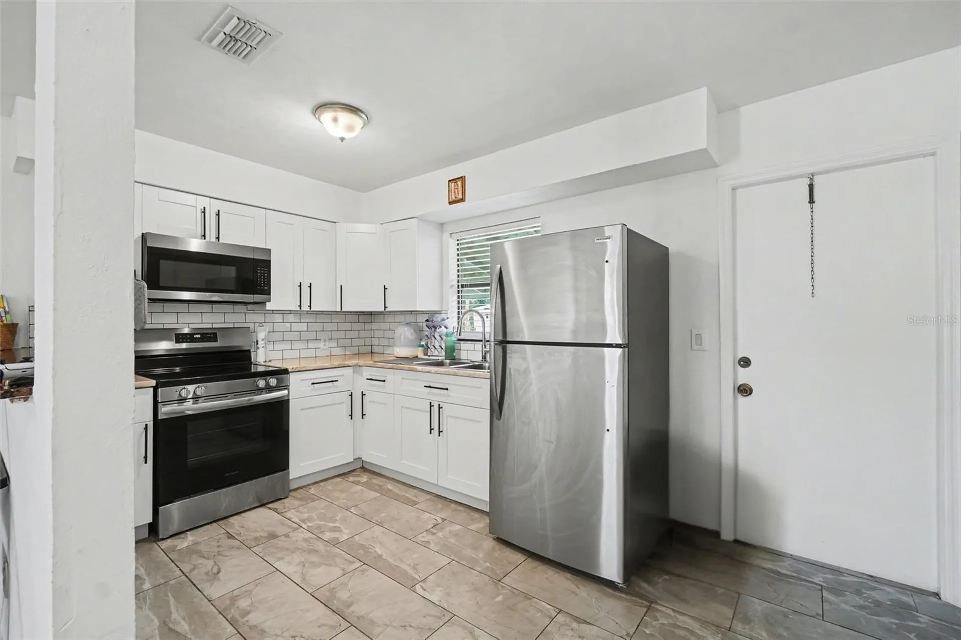 2208/2210 Iris Way Fort Myers FL 33905