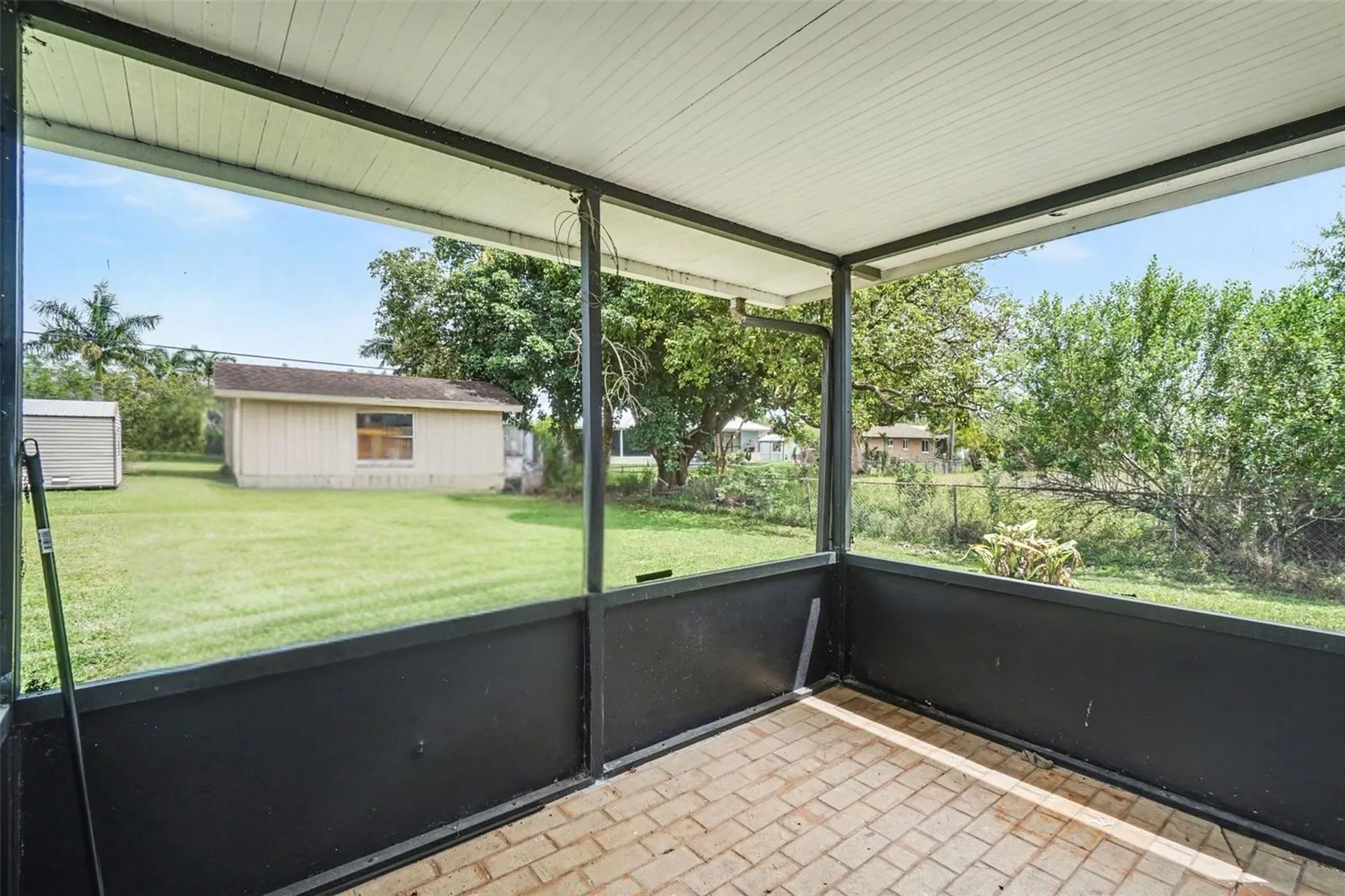 2208/2210 Iris Way Fort Myers FL 33905
