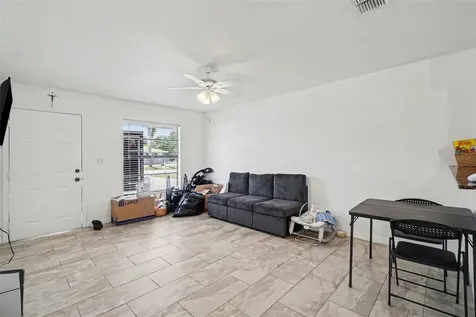 2208/2210 Iris Way Fort Myers FL 33905