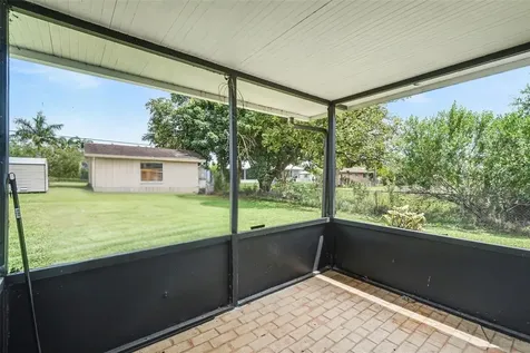 2208/2210 Iris Way Fort Myers FL 33905