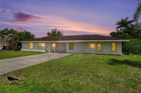 2208/2210 Iris Way Fort Myers FL 33905