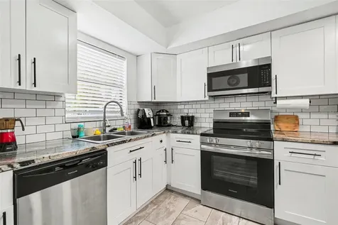 2208/2210 Iris Way Fort Myers FL 33905