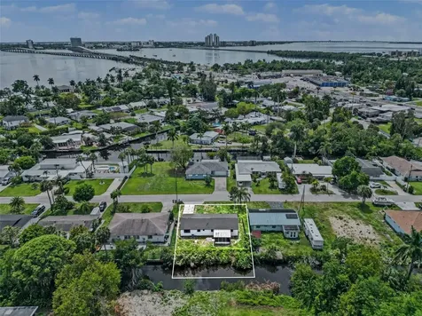 73 Cardinal Drive North Fort Myers FL 33917