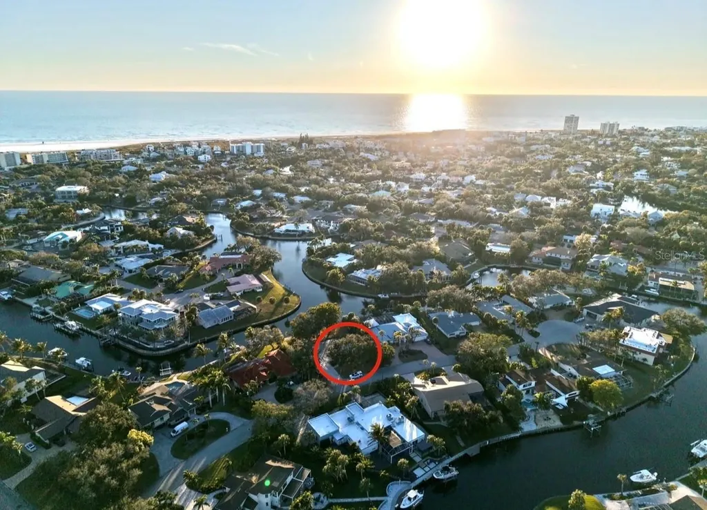 822 Paradise Way Sarasota FL 34242