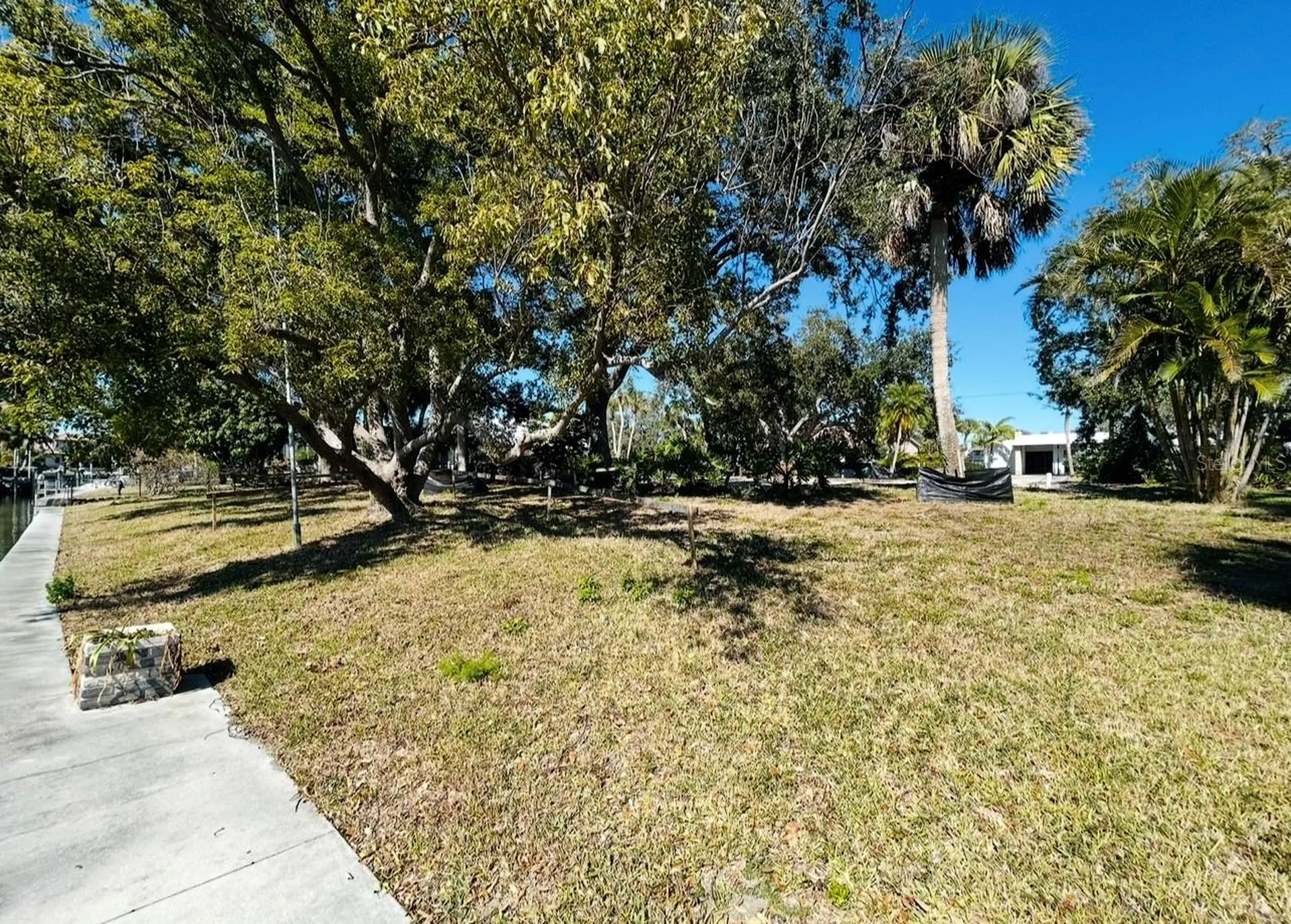 822 Paradise Way Sarasota FL 34242