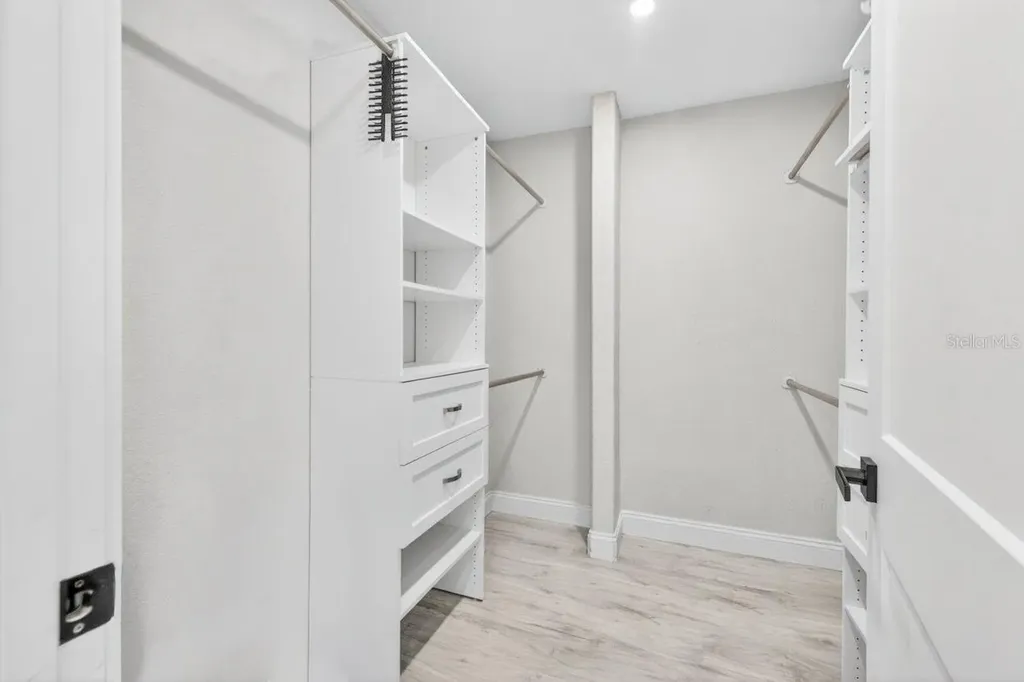 6747 Cape Hatteras Way NE St Petersburg FL 33702