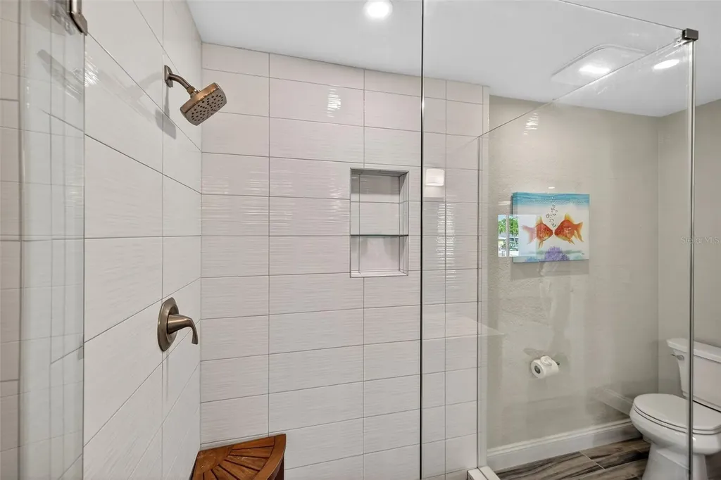 6747 Cape Hatteras Way NE St Petersburg FL 33702
