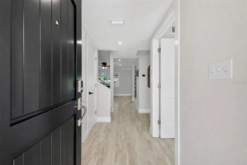 6747 Cape Hatteras Way NE St Petersburg FL 33702