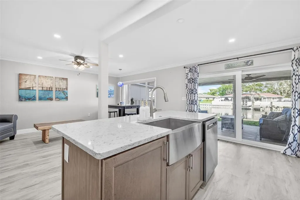 6747 Cape Hatteras Way NE St Petersburg FL 33702