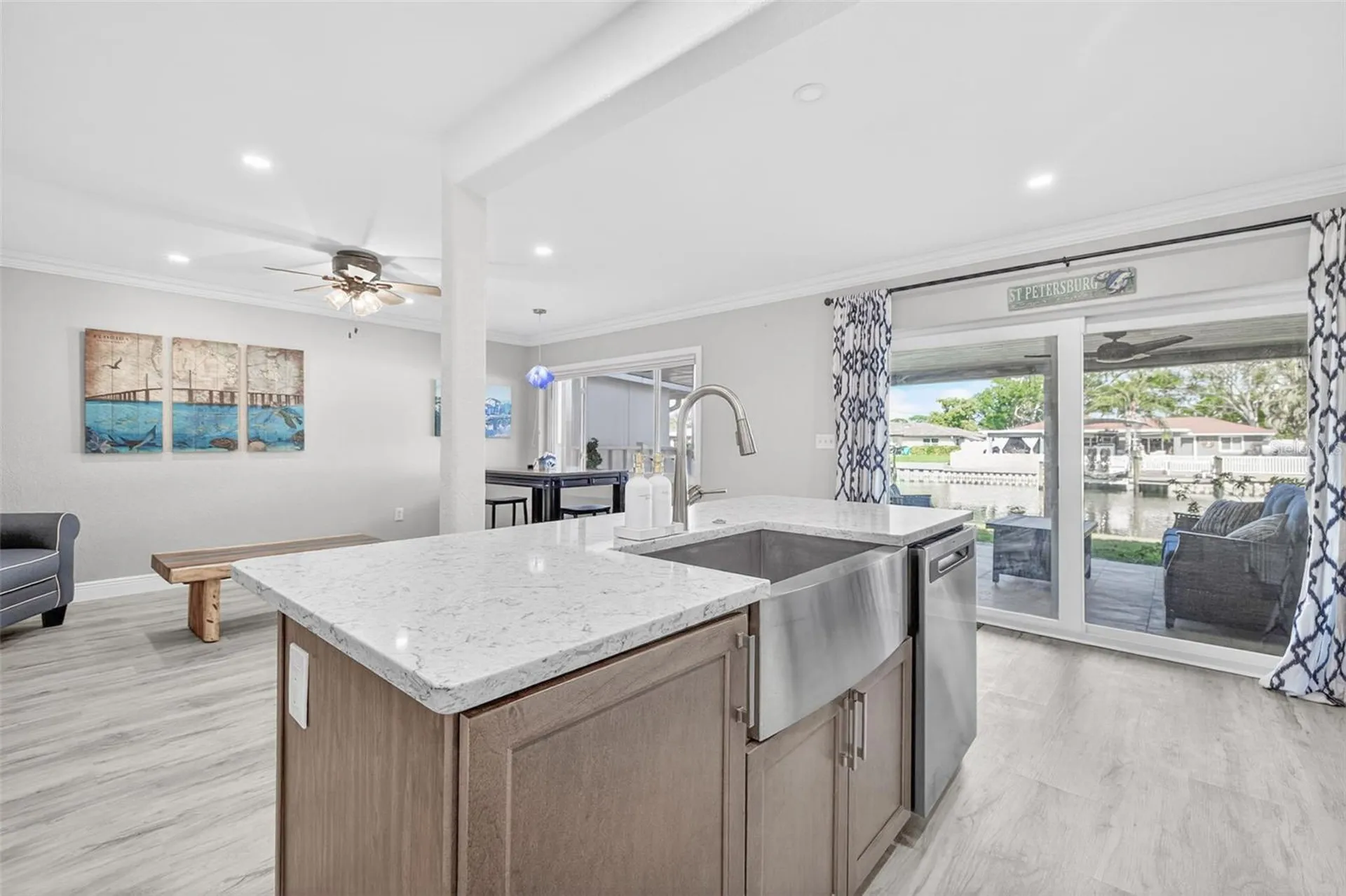 6747 Cape Hatteras Way NE St Petersburg FL 33702