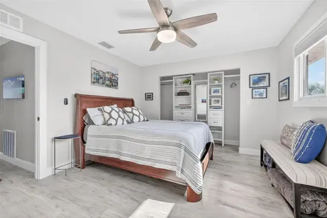 6747 Cape Hatteras Way NE St Petersburg FL 33702