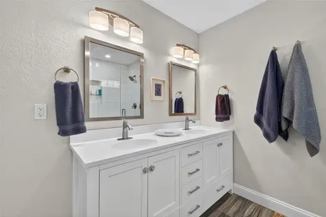 6747 Cape Hatteras Way NE St Petersburg FL 33702