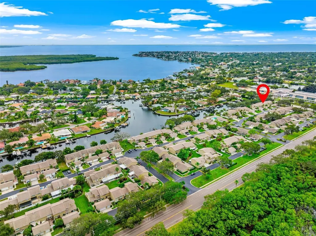 6257 Cape Hatteras Way NE St Petersburg FL 33702