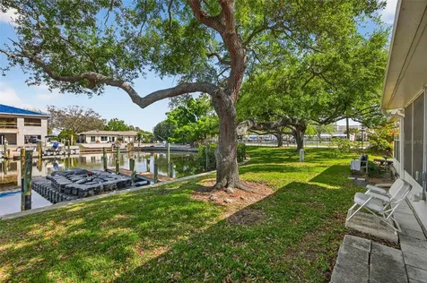 6257 Cape Hatteras Way NE St Petersburg FL 33702
