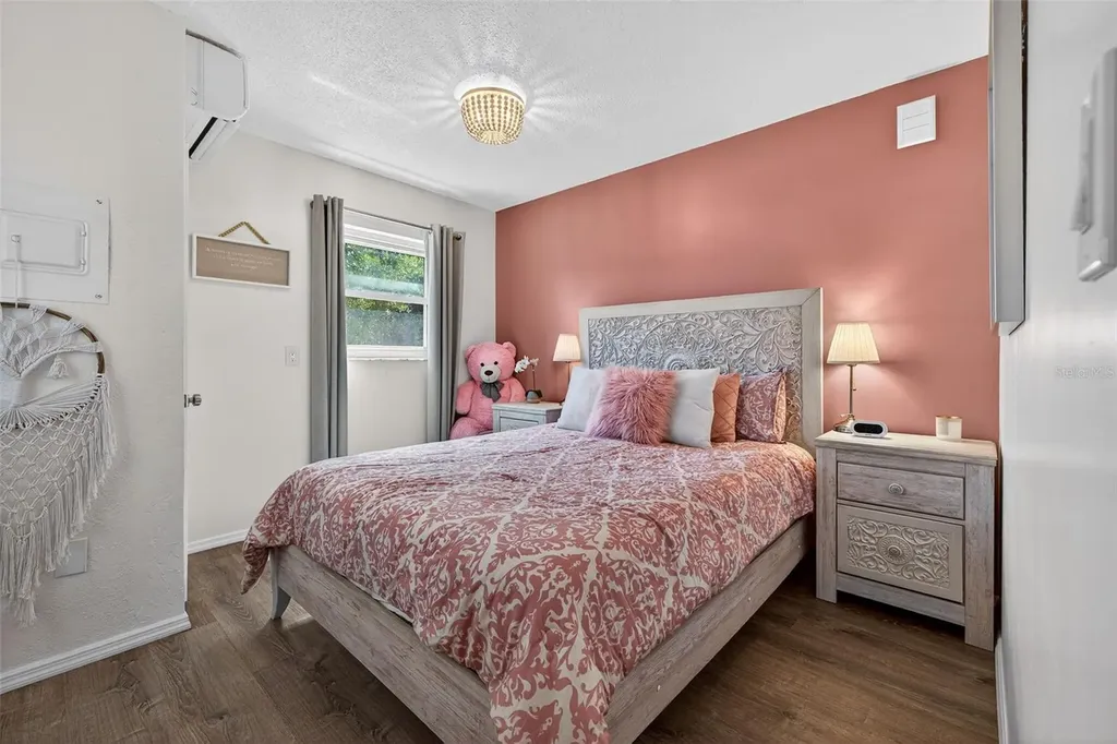 1760 75th Avenue N St Petersburg FL 33702
