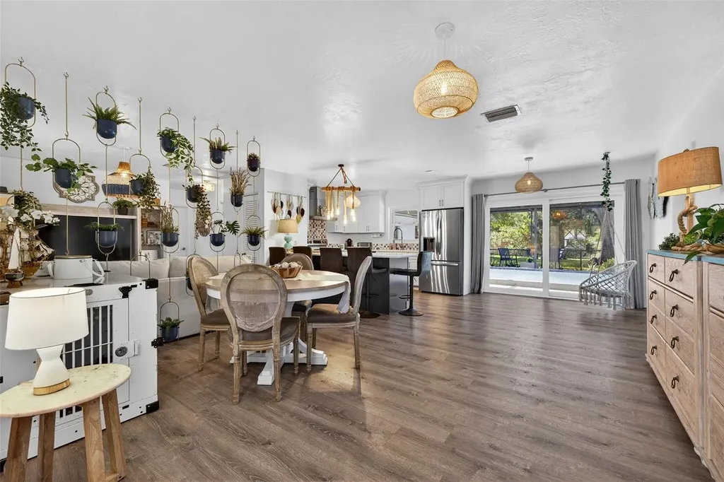 1760 75th Avenue N St Petersburg FL 33702