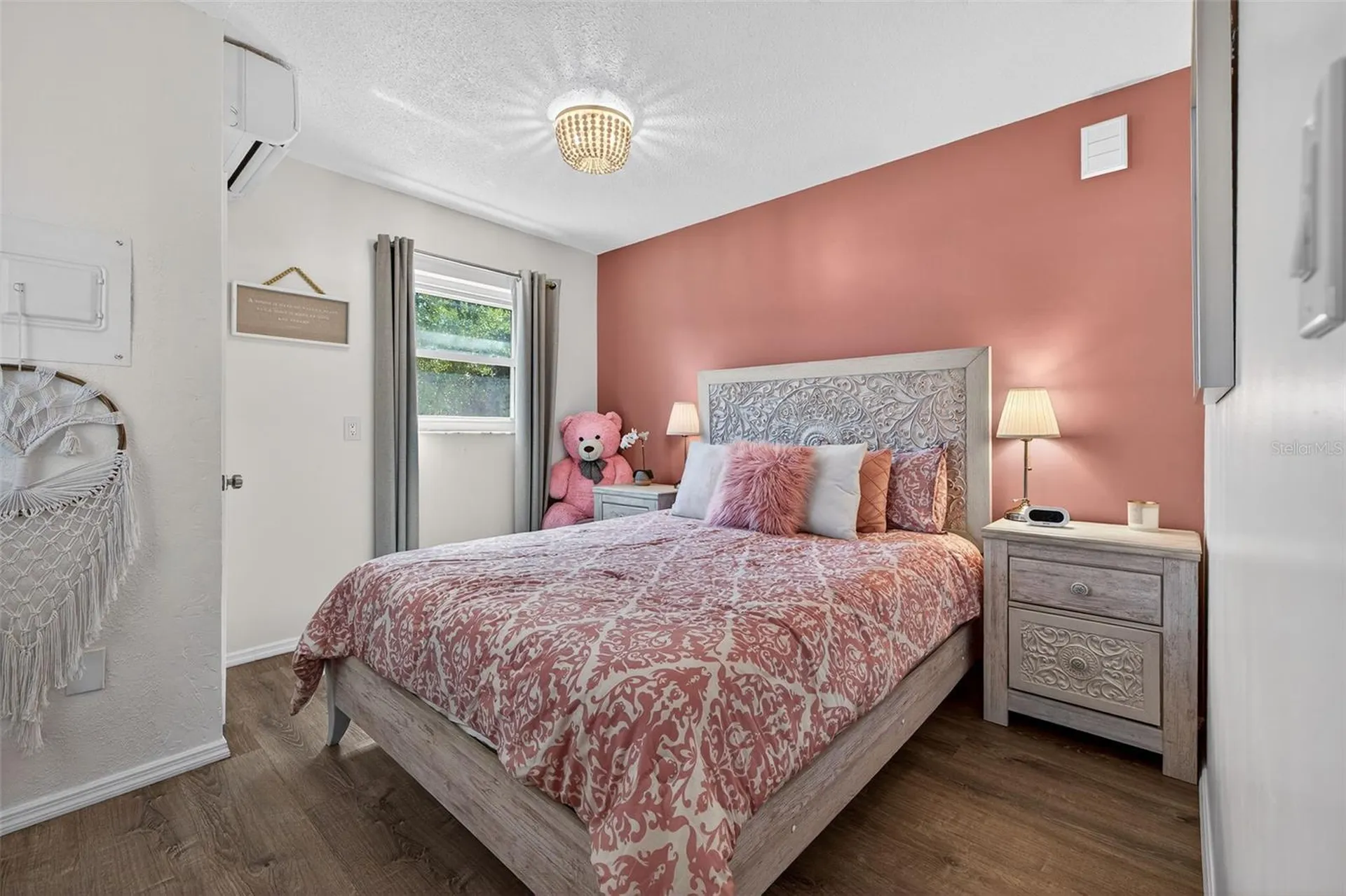1760 75th Avenue N St Petersburg FL 33702