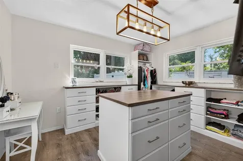 1760 75th Avenue N St Petersburg FL 33702
