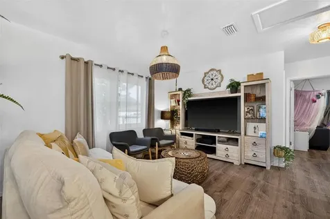 1760 75th Avenue N St Petersburg FL 33702