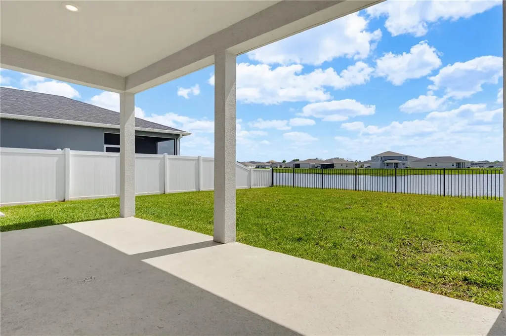 9395 Sandy Bluffs Circle Parrish FL 34219