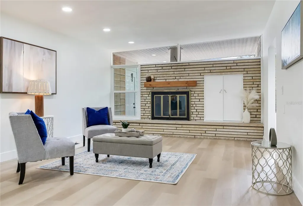 2753 Valencia Drive Sarasota FL 34239