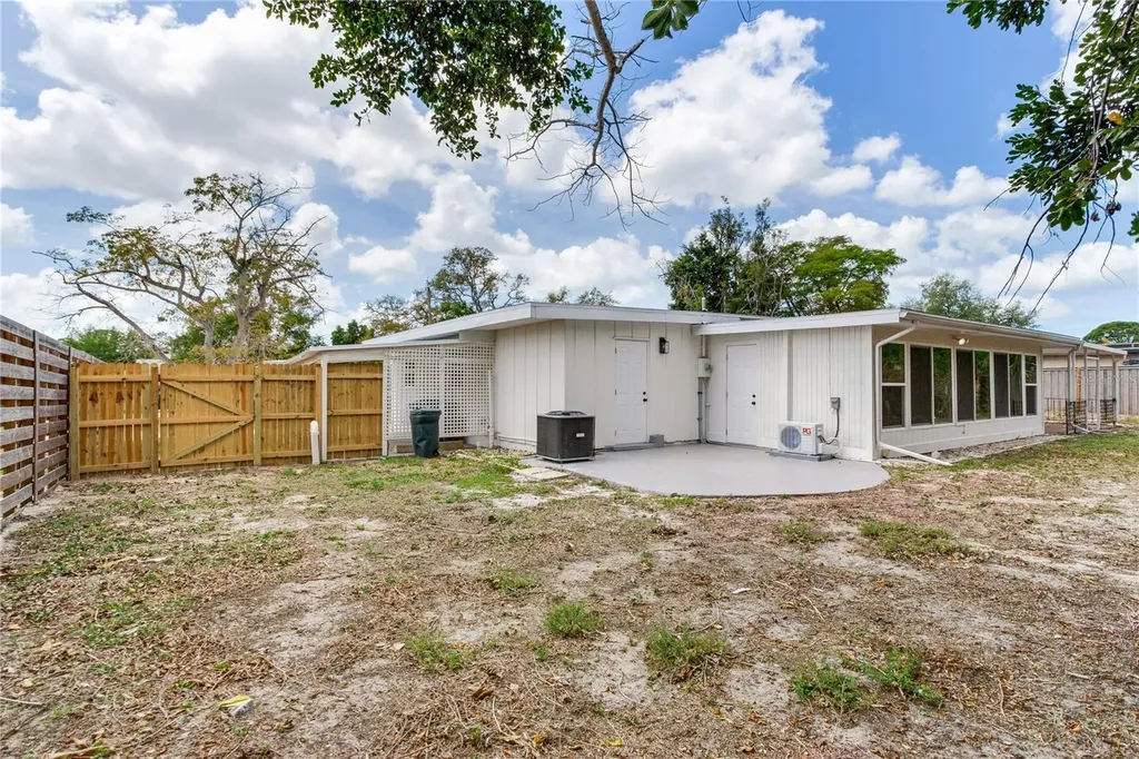 2753 Valencia Drive Sarasota FL 34239