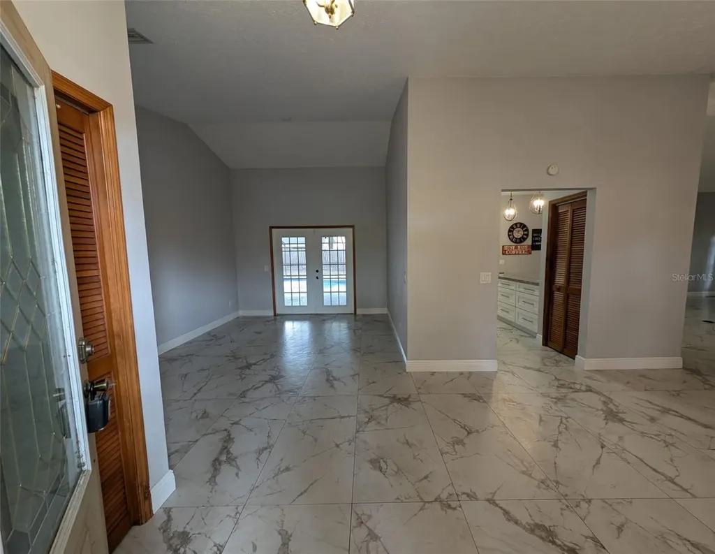2106 Whitlock Place Dover FL 33527