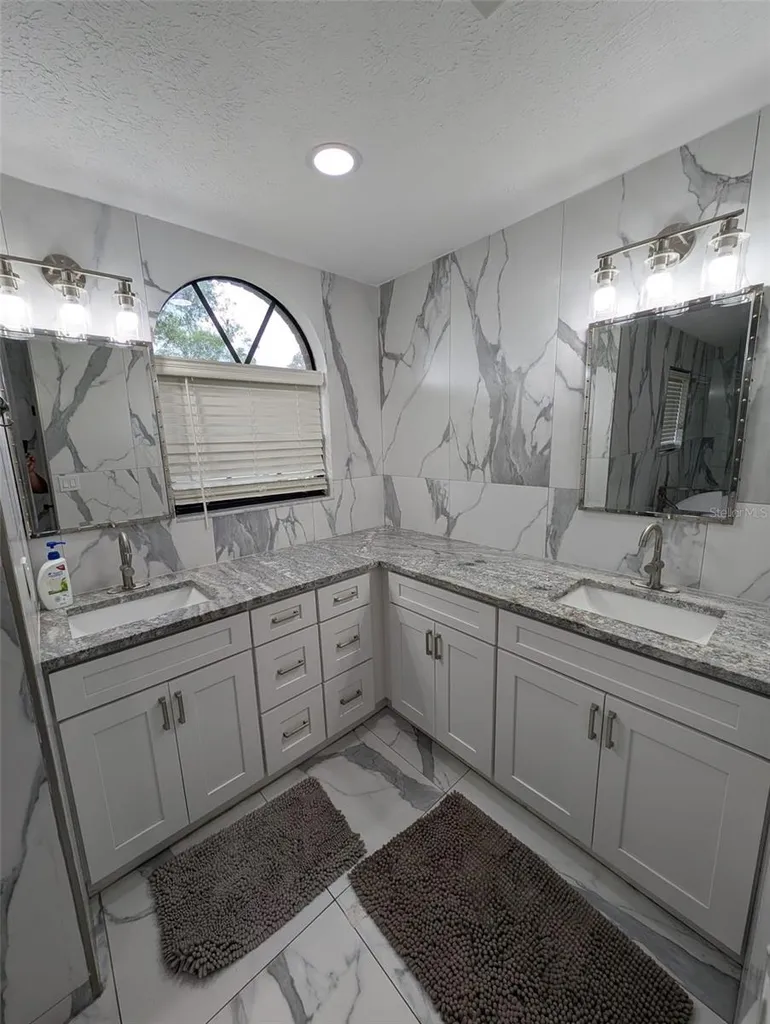 2106 Whitlock Place Dover FL 33527